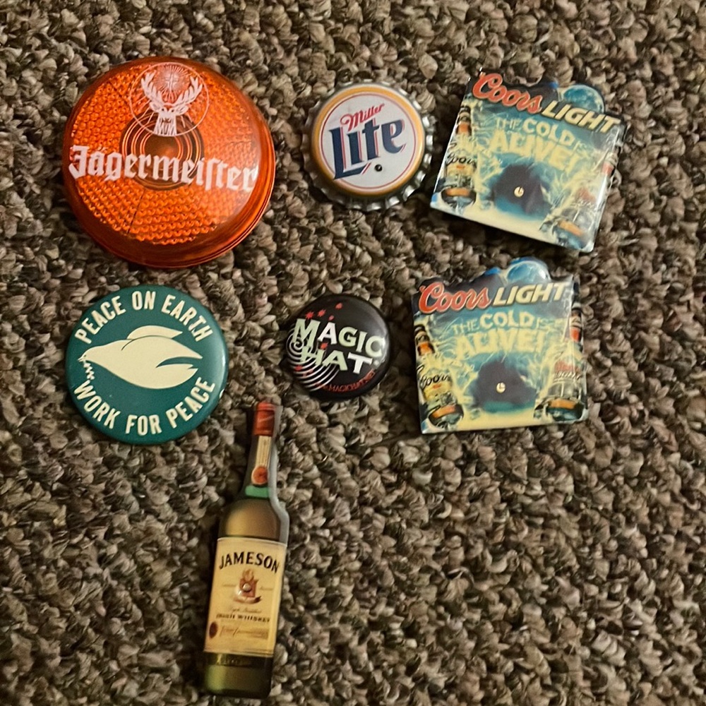 Old beer pins set of 7